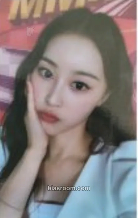 Narin Queenz Table Photocard - Queenz Eye - Queenz Eye K-pop photocard