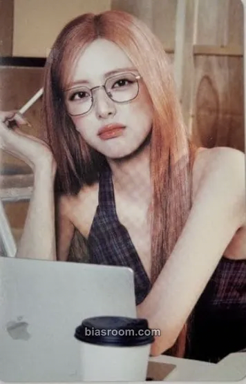 Yuna The 4th Fan Meeting ITZY, MIDZY, Let's Fly! "On Air" Photocard - ITZY - ITZY K-pop photocard