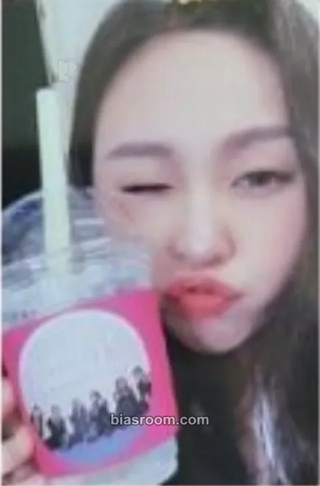 Queenz Eye - Jenna - Queenz Table Album pob (pre-order benefit) fansign