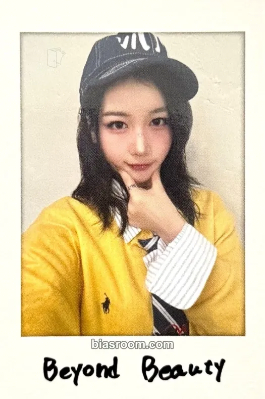 Kaede Beyond Beauty Photocard - tripleS - tripleS K-pop photocard