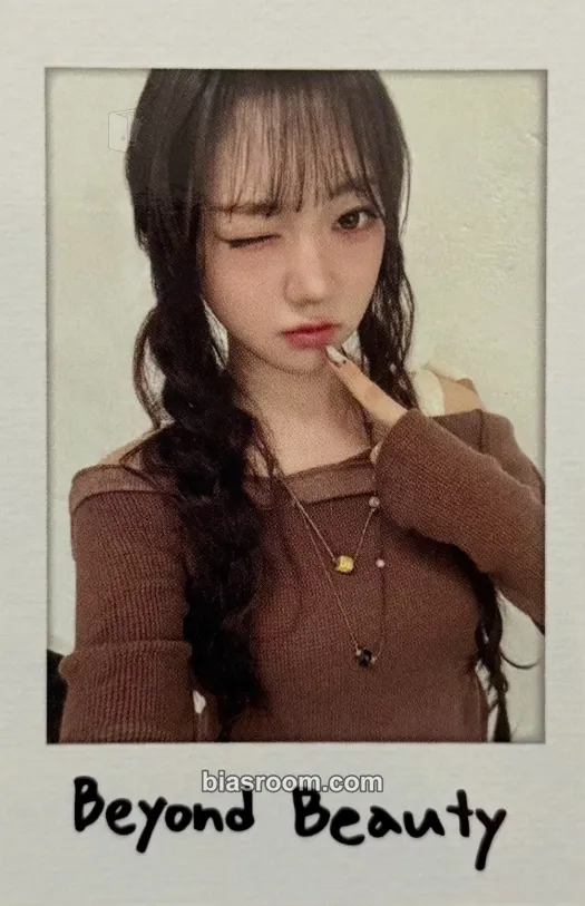 Shion Beyond Beauty Photocard - tripleS - tripleS K-pop photocard