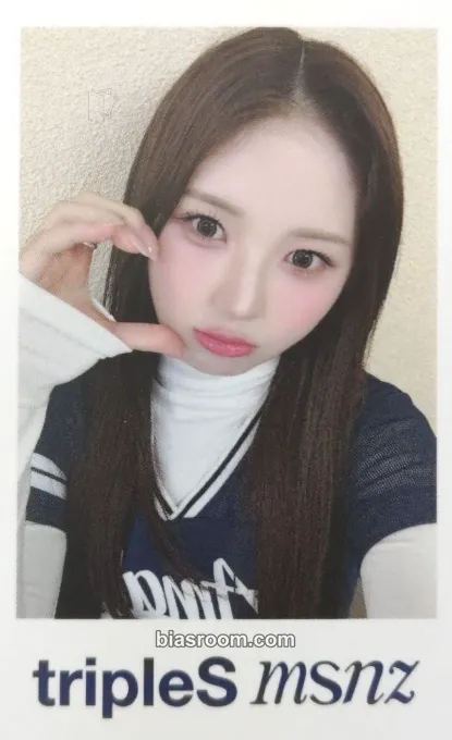 Jiwoo Beyond Beauty Photocard - tripleS - tripleS K-pop photocard