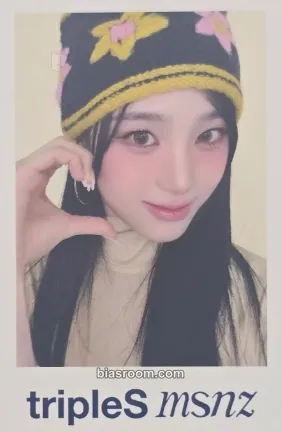 Jiyeon Beyond Beauty Photocard - tripleS - tripleS K-pop photocard
