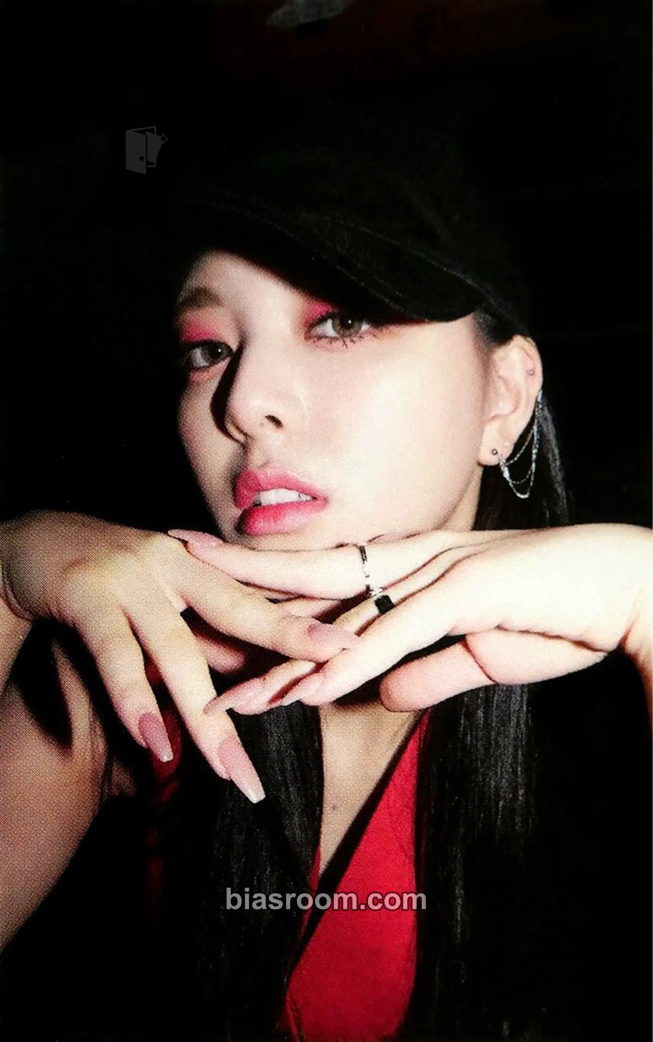 Yuna Crazy in Love Photocard - ITZY - ITZY K-pop photocard