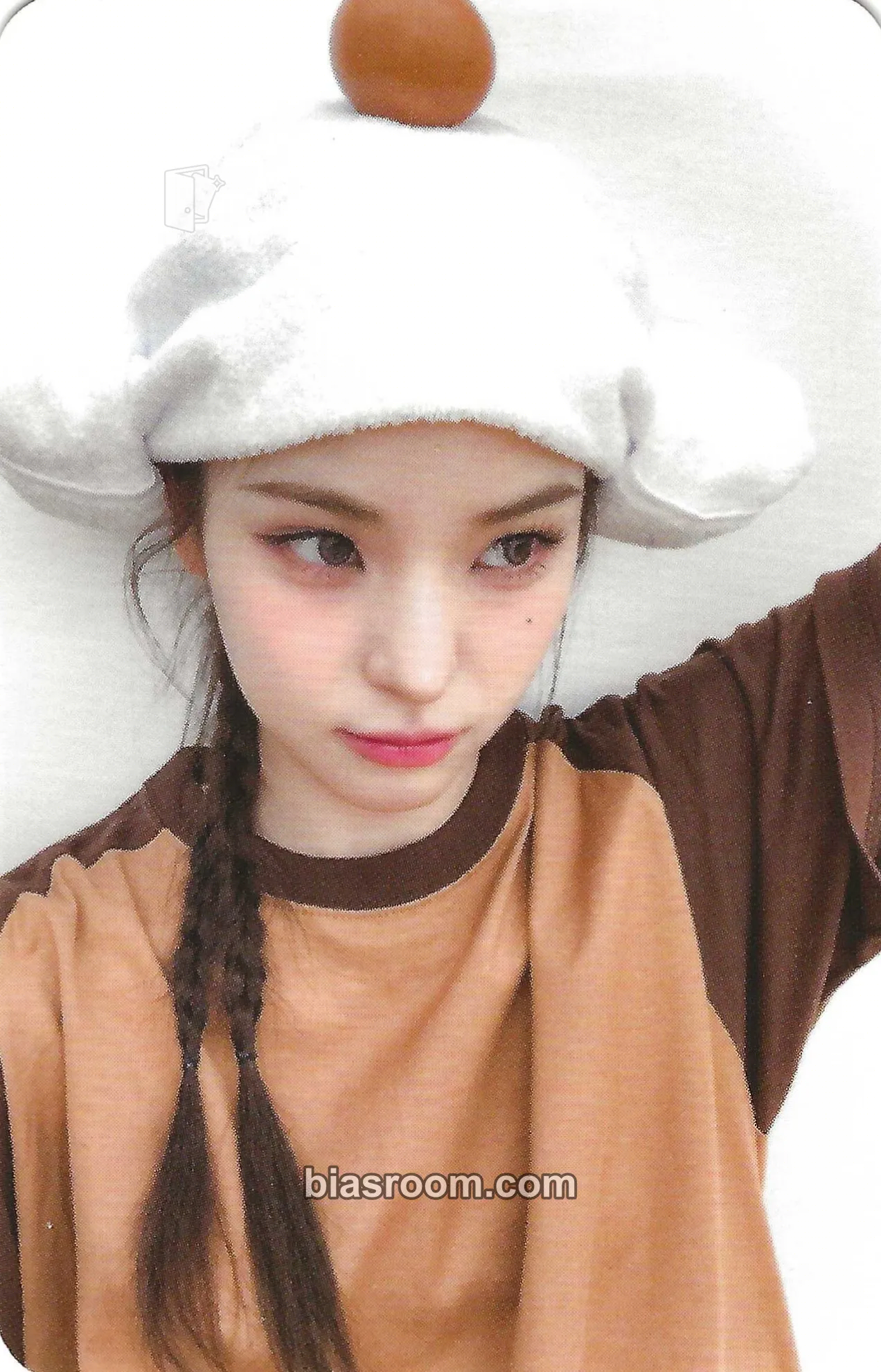 Mai Not Just Pretty Photocard - izna - izna K-pop photocard