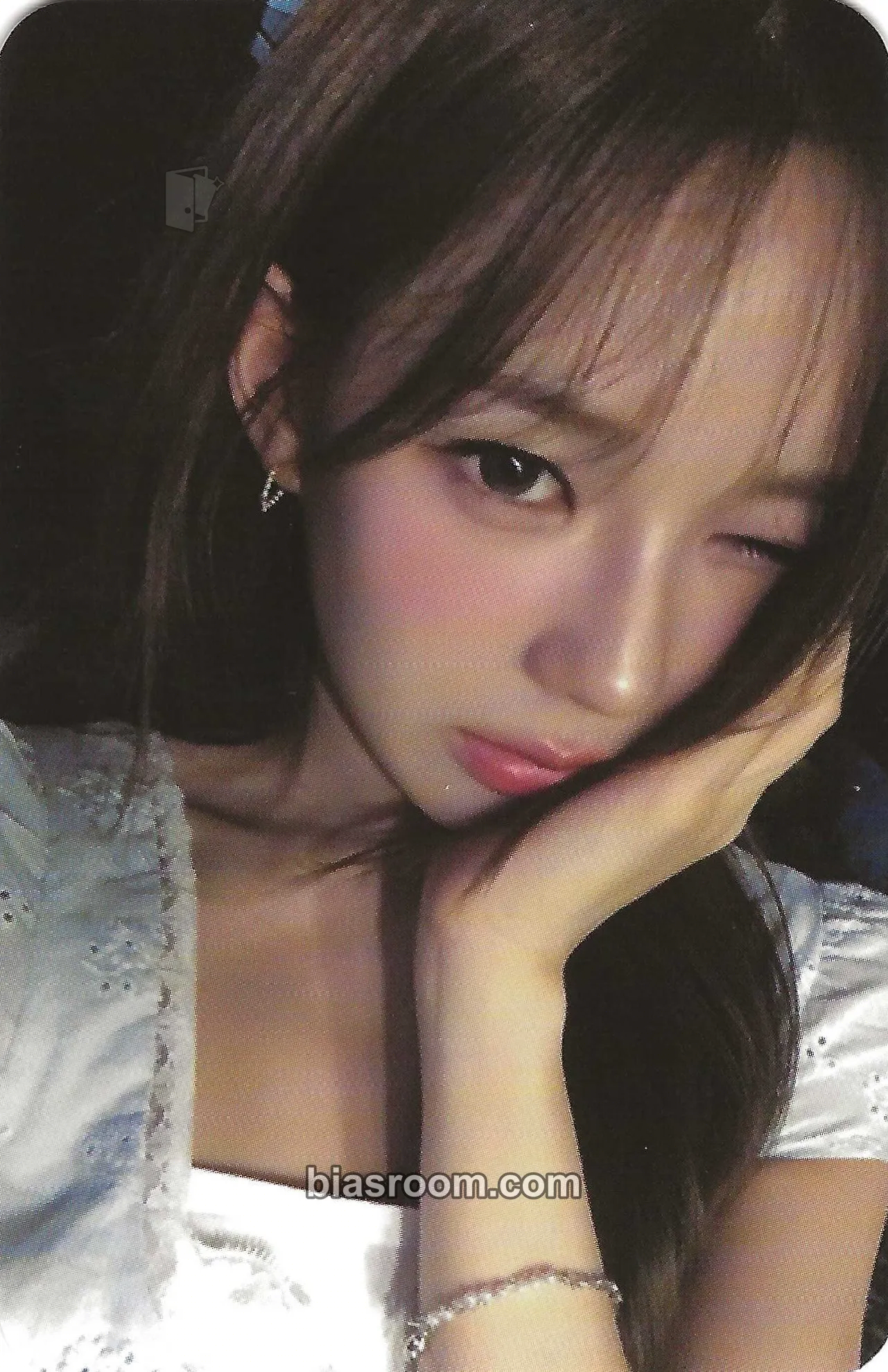 Ryu Sarang Not Just Pretty Photocard - izna - izna K-pop photocard