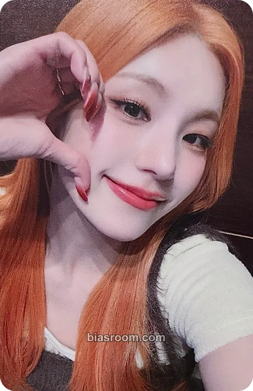Yeji BORN TO BE Photocard - ITZY - ITZY K-pop photocard