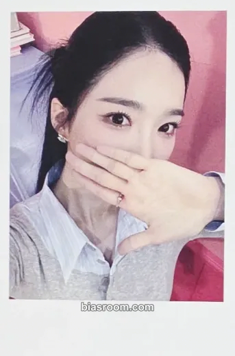 Yooyeon Beyond Beauty Photocard - tripleS - tripleS K-pop photocard