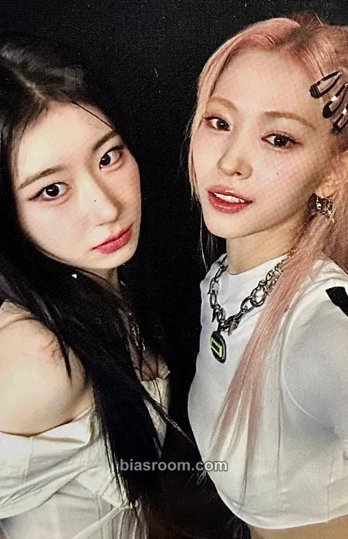 BORN TO BE Photocard - ITZY - ITZY K-pop photocard