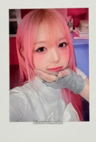 Chaewon Beyond Beauty Photocard - tripleS - tripleS K-pop photocard