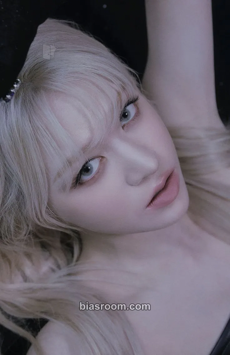 Lily Blue Valentine Photocard - NMIXX - NMIXX K-pop photocard