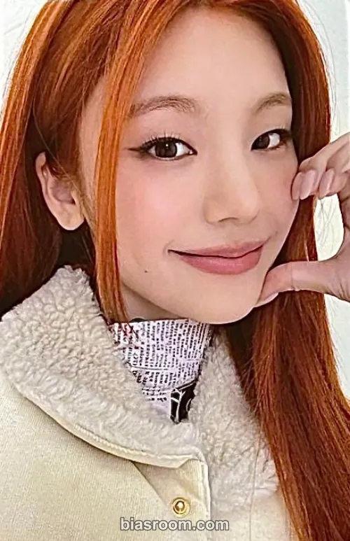 Yeji BORN TO BE Photocard - ITZY - ITZY K-pop photocard