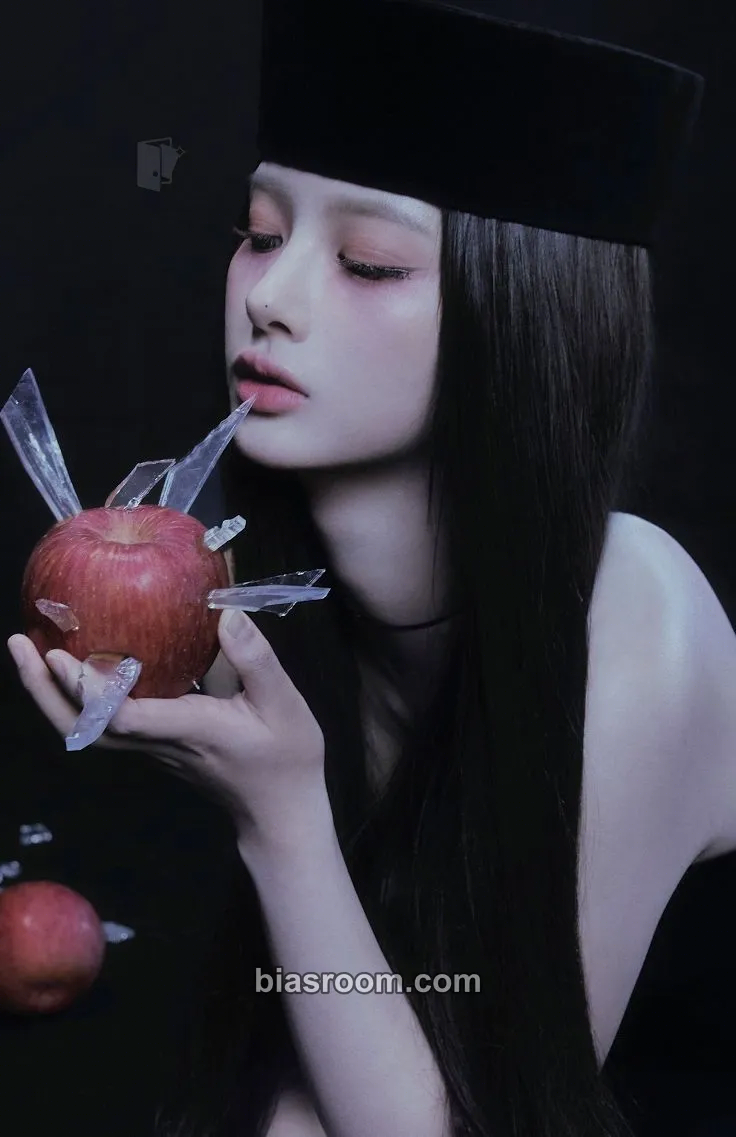 Sullyoon Blue Valentine Photocard - NMIXX - NMIXX K-pop photocard