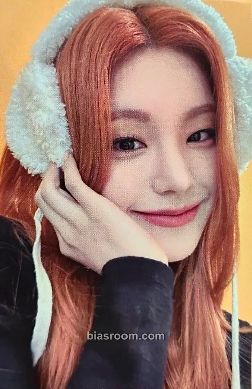 Yeji BORN TO BE Photocard - ITZY - ITZY K-pop photocard
