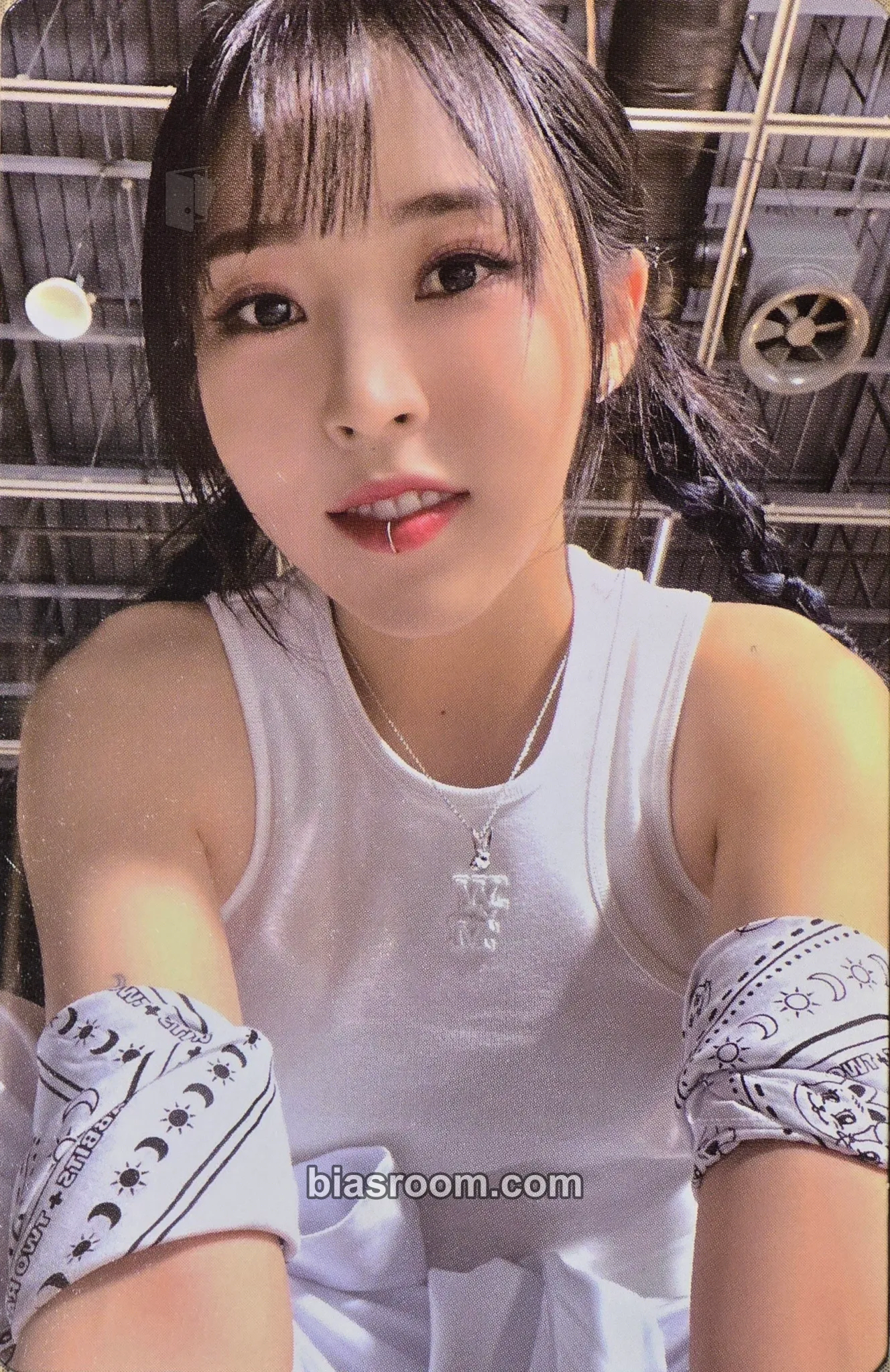 Moonbyul TWO RABBITS Photocard - MAMAMOO - MAMAMOO K-pop photocard