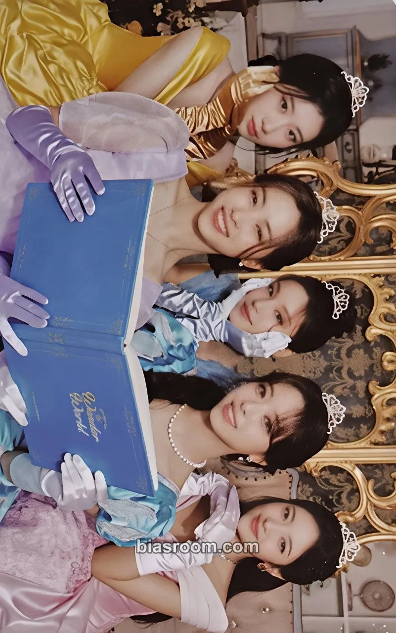 The 2nd Fan Meeting ITZY, MIDZY, Let's Fly! "To Wonder World" Photocard - ITZY - ITZY K-pop photocard