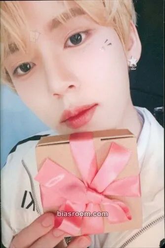 Yujin Prezent Photocard - ZEROBASEONE - ZEROBASEONE K-pop photocard