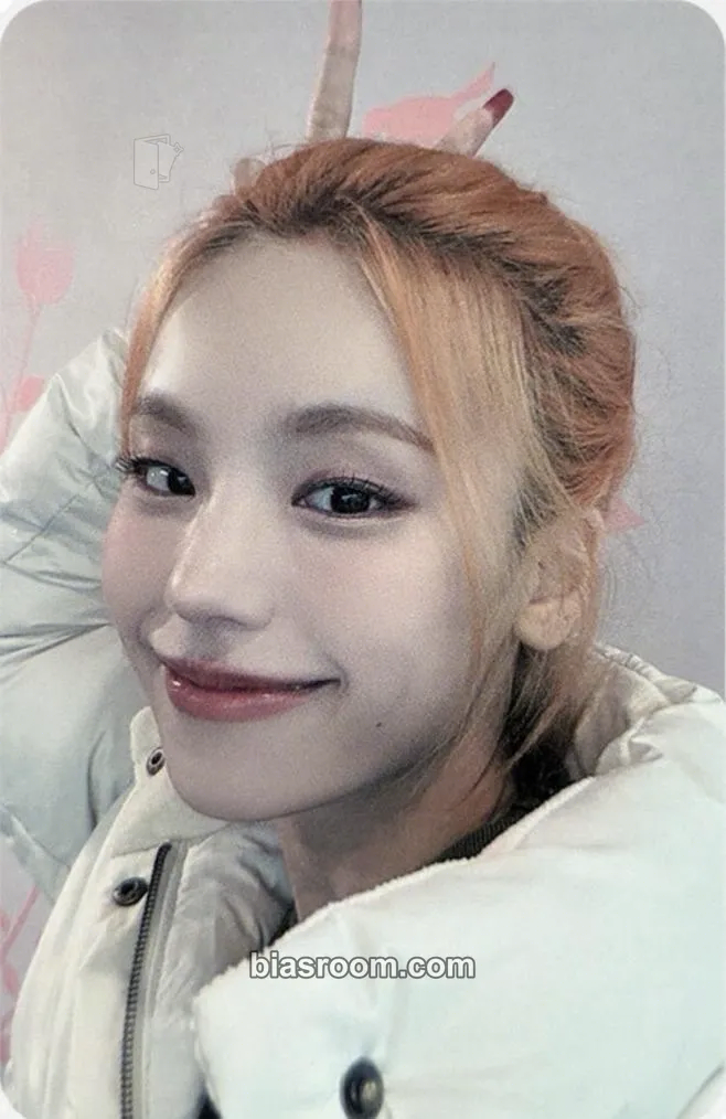Yeji BORN TO BE Photocard - ITZY - ITZY K-pop photocard