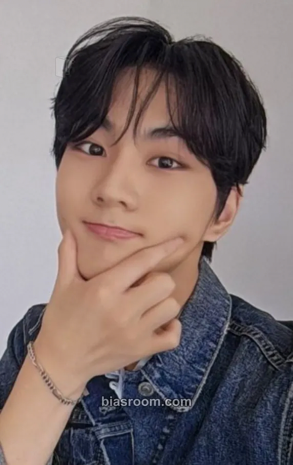 Jungwon DICON ISSUE N°30 SPECIAL EDITION ENHYPEN GOLDEN AGE A TYPE Photocard - ENHYPEN - ENHYPEN K-pop photocard