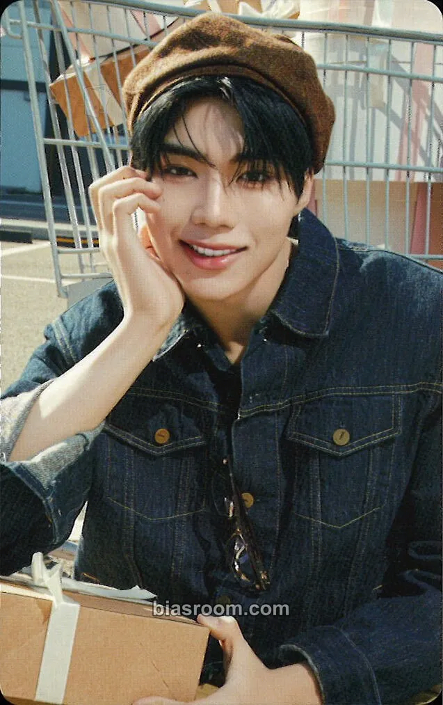 Gunwook Prezent Photocard - ZEROBASEONE - ZEROBASEONE K-pop photocard