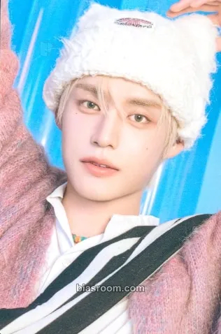 Jiwoong Prezent Photocard - ZEROBASEONE - ZEROBASEONE K-pop photocard