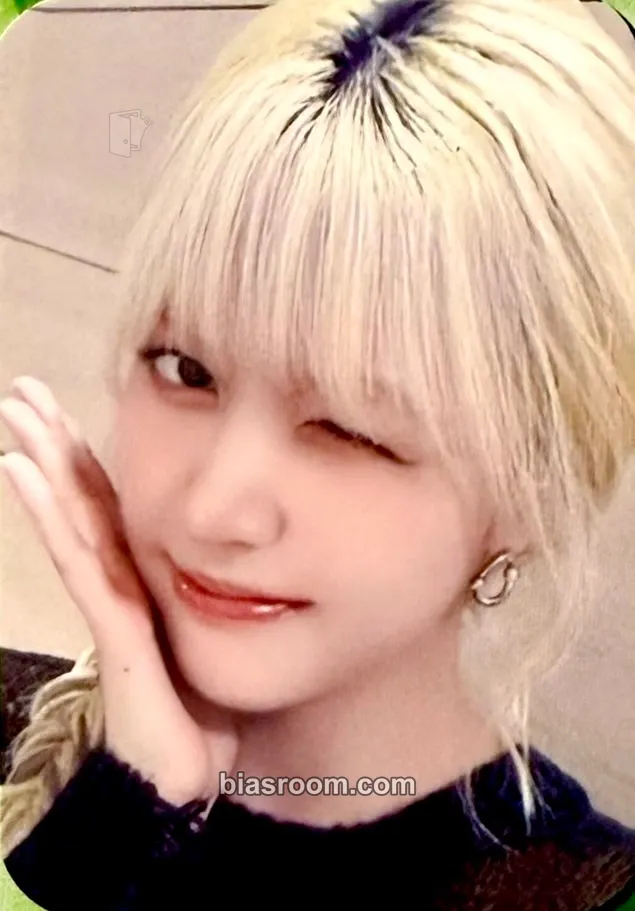 Lily Blue Valentine Photocard - NMIXX - NMIXX K-pop photocard