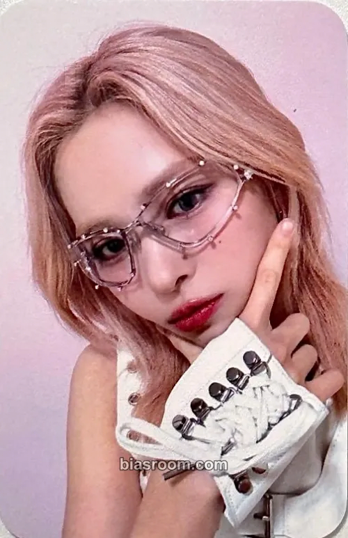Ryujin BORN TO BE Photocard - ITZY - ITZY K-pop photocard