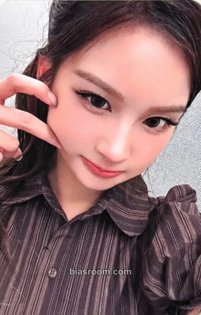 Sullyoon Blue Valentine Photocard - NMIXX - NMIXX K-pop photocard