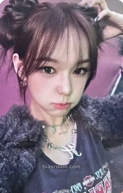 Ryu Sarang Not Just Pretty Photocard - izna - izna K-pop photocard