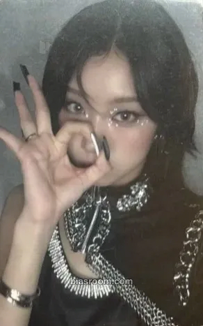 Choi Jungeun Not Just Pretty Photocard - izna - izna K-pop photocard