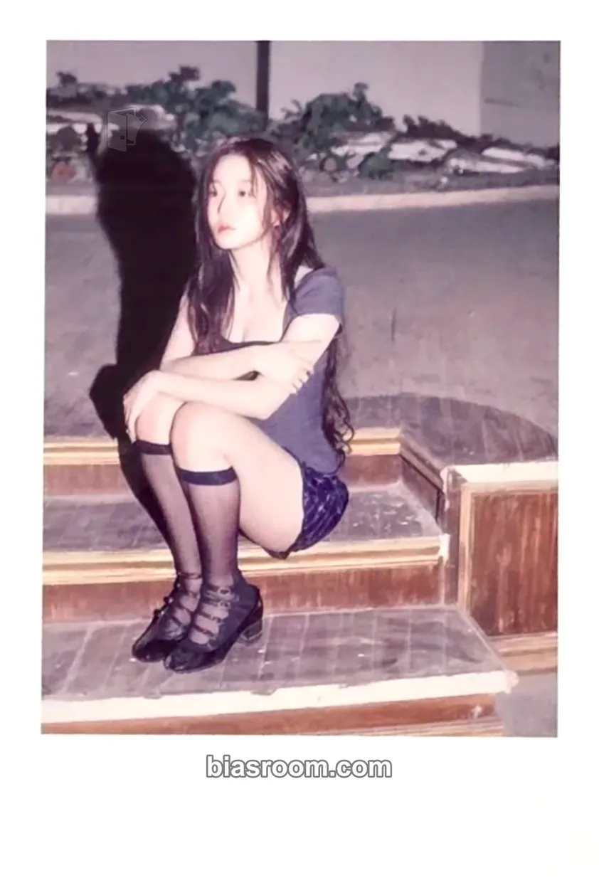 Haewon Blue Valentine Photocard - NMIXX - NMIXX K-pop photocard