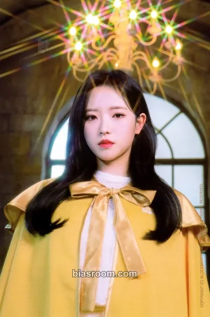 HyeJu Official Lightstick Photocard - LOONA - LOONA K-pop photocard