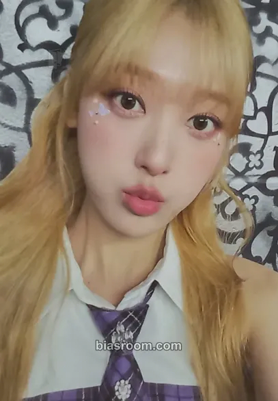 Choerry ODD EYE CIRCLE 1st World Tour: Volume UP Photocard - ARTMS - ARTMS K-pop photocard