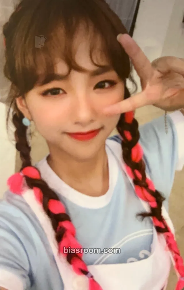 SATURDAY - Ayeon - Saturday Season's Greetings 2020 Other merch photocard