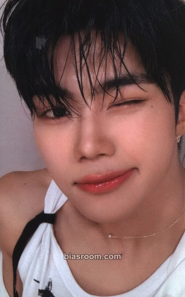 Gunwook You Had Me at Hello Photocard - ZEROBASEONE - ZEROBASEONE K-pop photocard