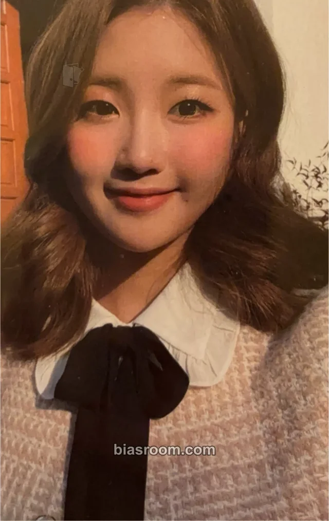 SATURDAY - Minseo - Only You Album album photocard
