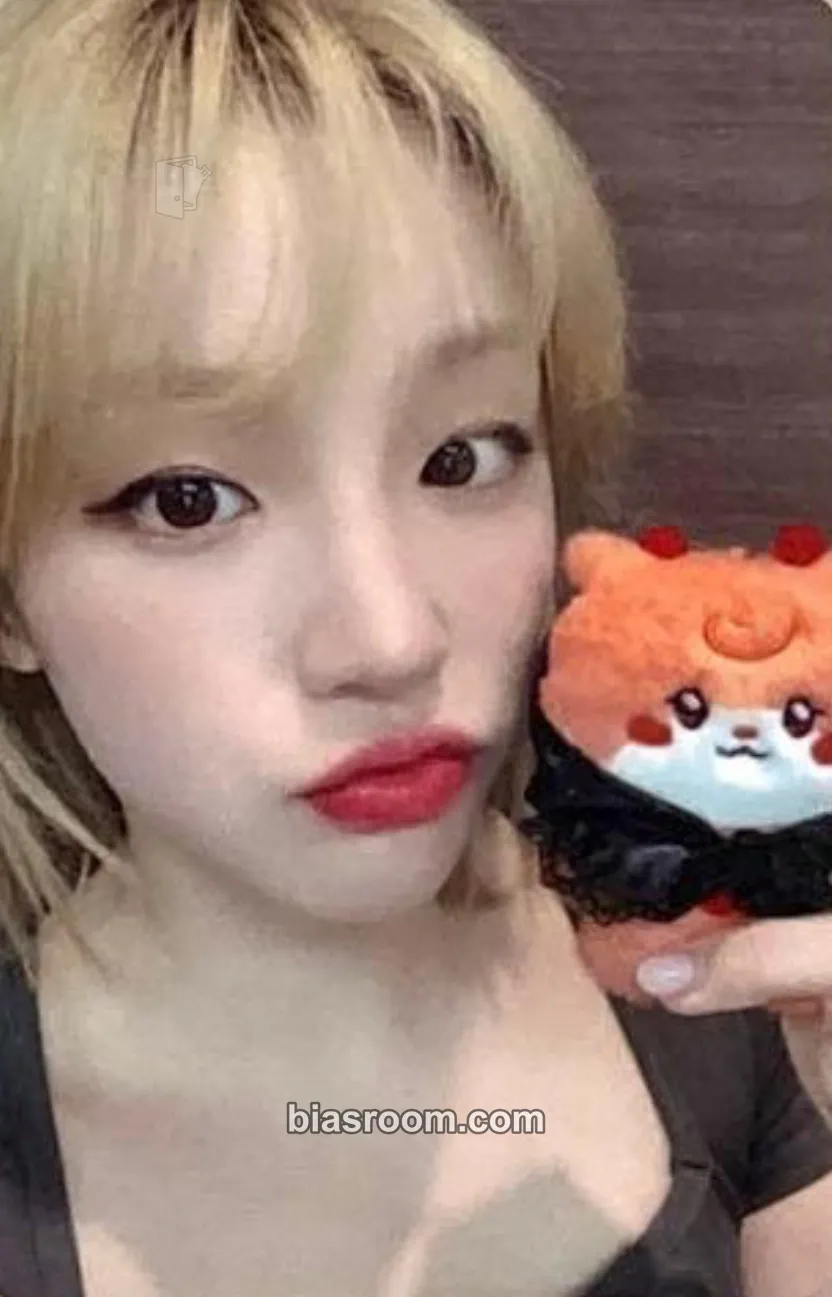Yuqi We are Photocard - i-dle - i-dle K-pop photocard