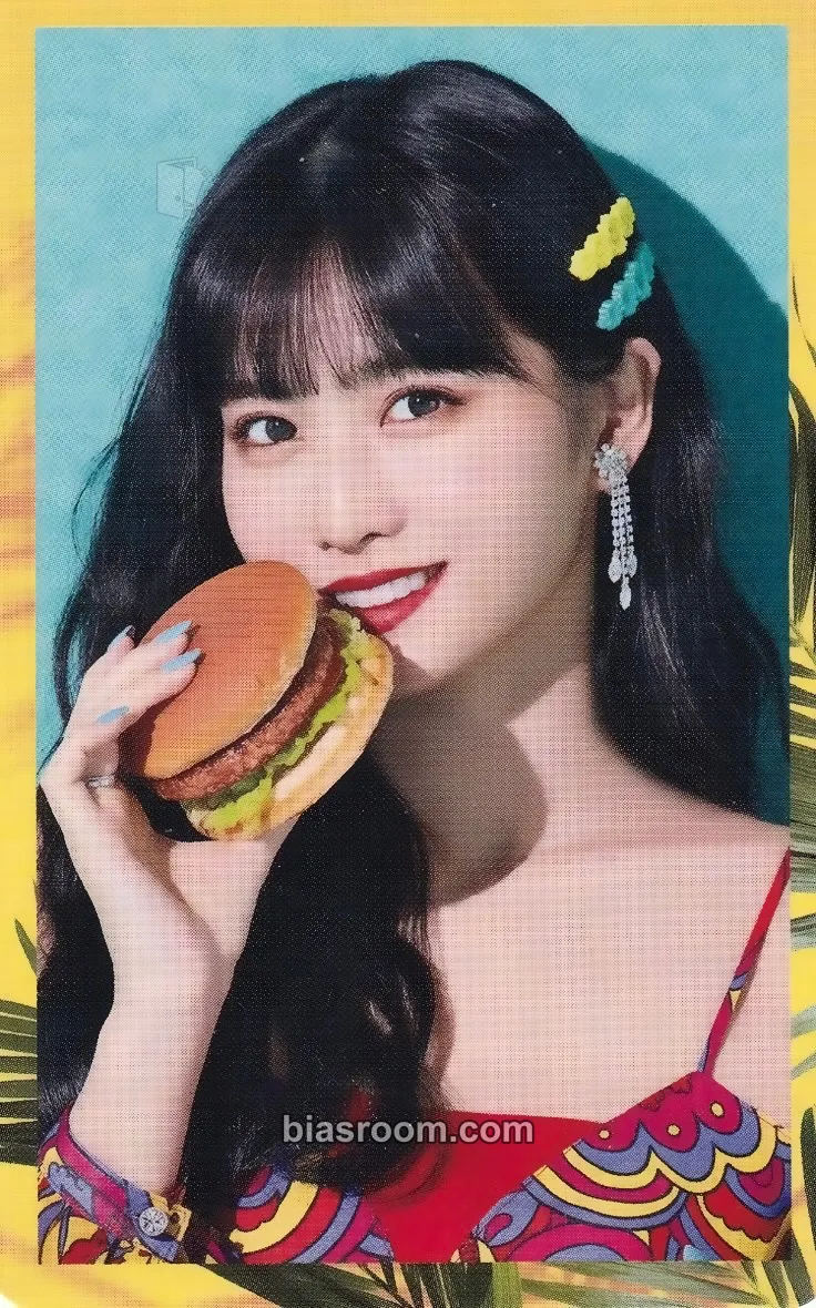 Momo Happy Happy Photocard - TWICE - TWICE K-pop photocard