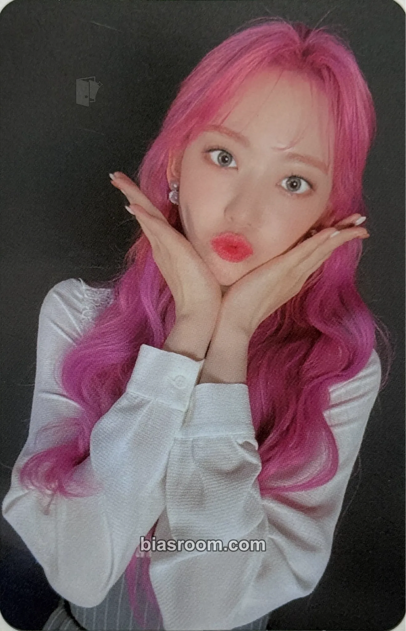 Sakura One-reeler / Act IV Photocard - IZ*ONE - IZ*ONE K-pop photocard