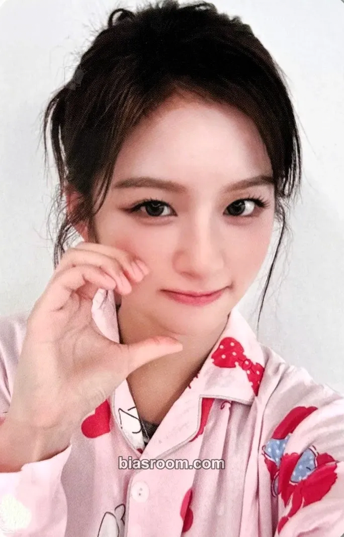 Sullyoon Blue Valentine Photocard - NMIXX - NMIXX K-pop photocard