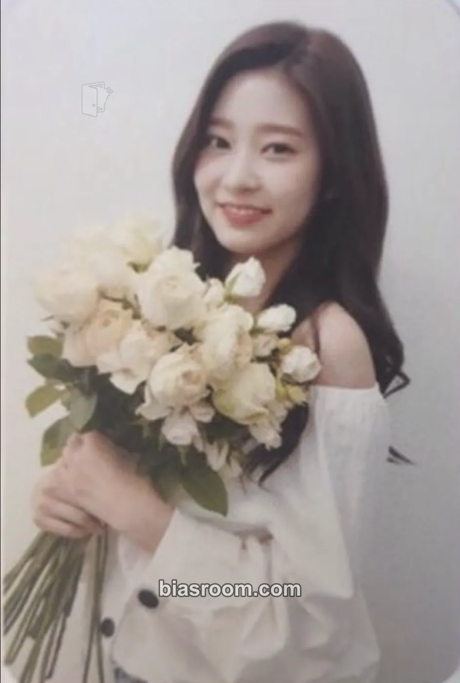 Minju COLOR*IZ Photocard - IZ*ONE - IZ*ONE K-pop photocard