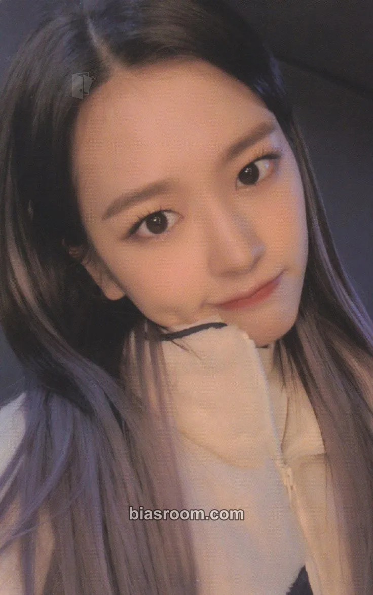 Yujin One-reeler / Act IV Photocard - IZ*ONE - IZ*ONE K-pop photocard