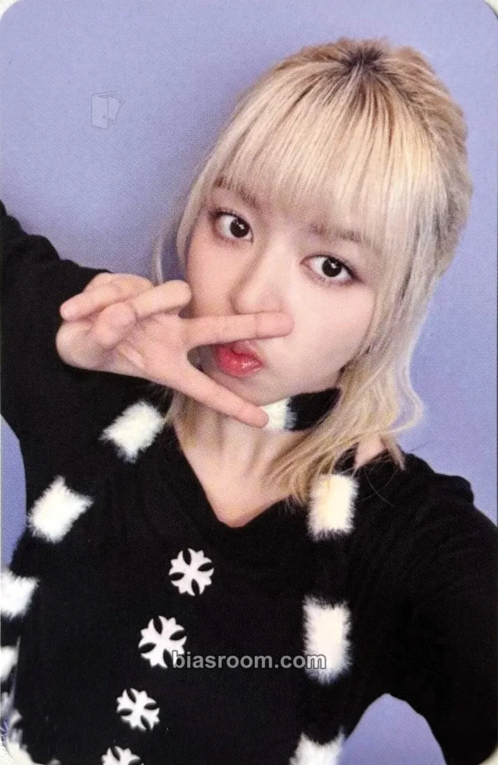 Lily Blue Valentine Photocard - NMIXX - NMIXX K-pop photocard