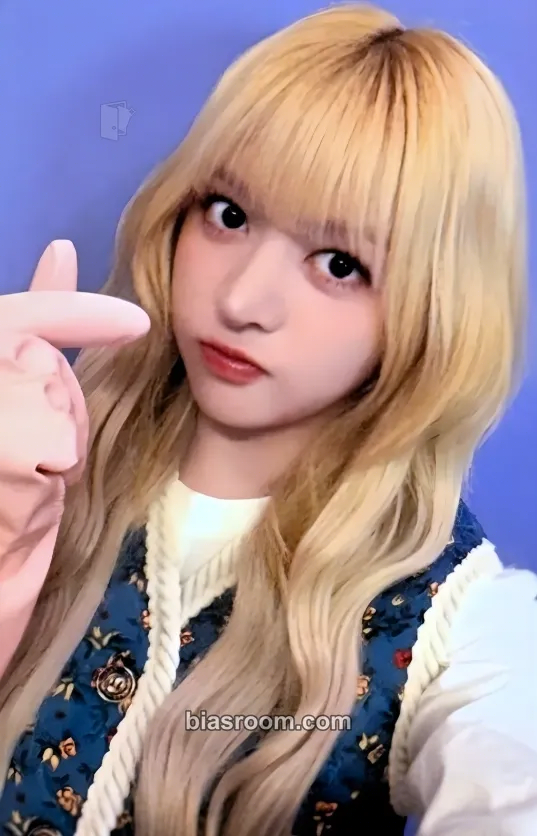 Lily Blue Valentine Photocard - NMIXX - NMIXX K-pop photocard