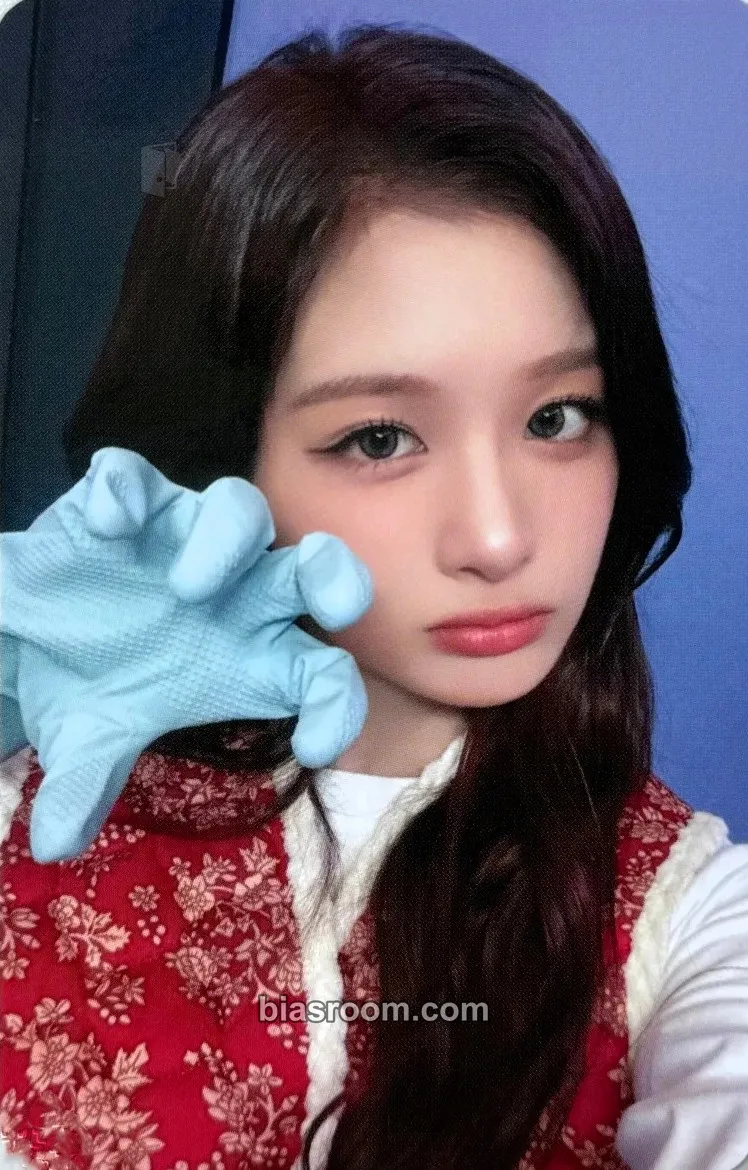 Sullyoon Blue Valentine Photocard - NMIXX - NMIXX K-pop photocard