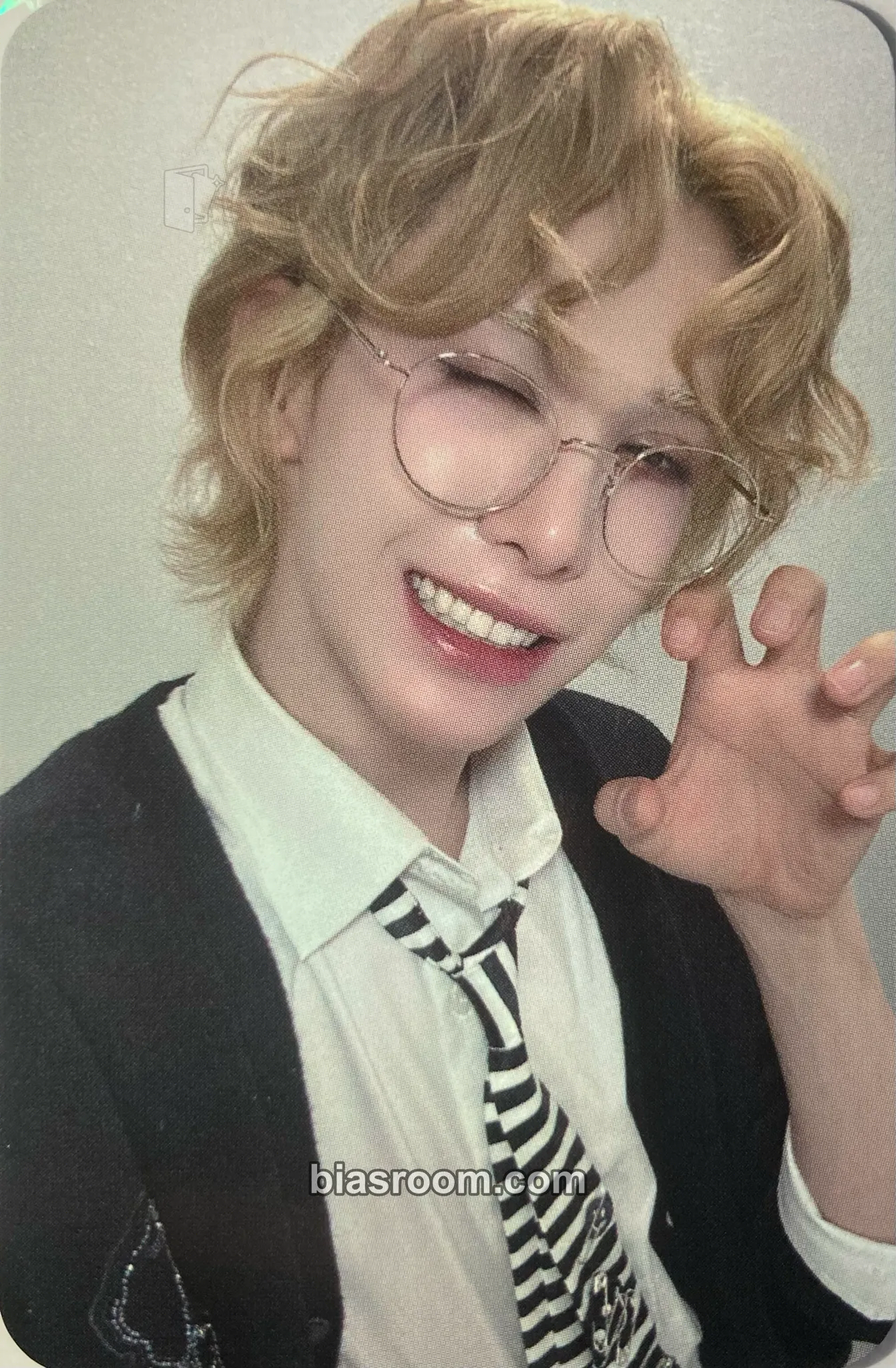 Wumuti I ONE Photocard - XLOV - XLOV K-pop photocard