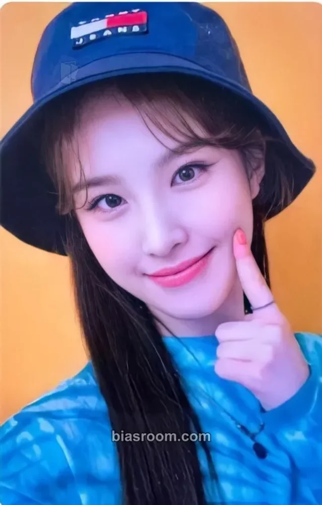 Weeekly - Jaehee - We Play Album album photocard up version