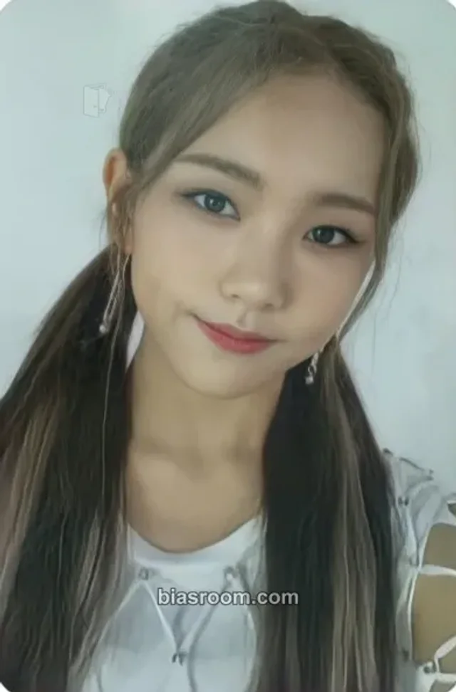 LIGHTSUM - Huiyeon - Vanilla Album album photocard