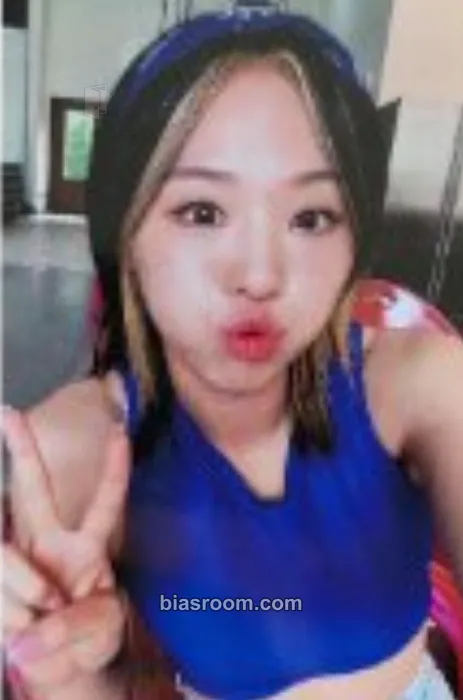 Wonchae UNI-Q Photocard - Queenz Eye - Queenz Eye K-pop photocard