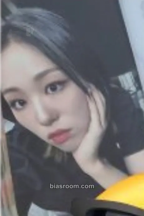 Wonchae UNI-Q Photocard - Queenz Eye - Queenz Eye K-pop photocard